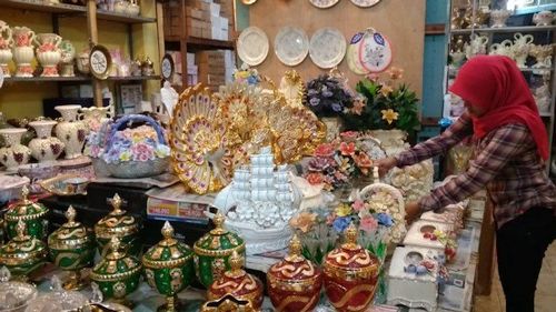 Pasar Keramik Sitimang