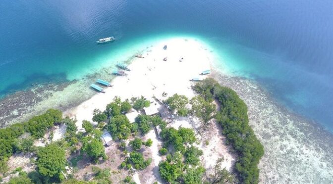 Pulau Kelagian Lampung