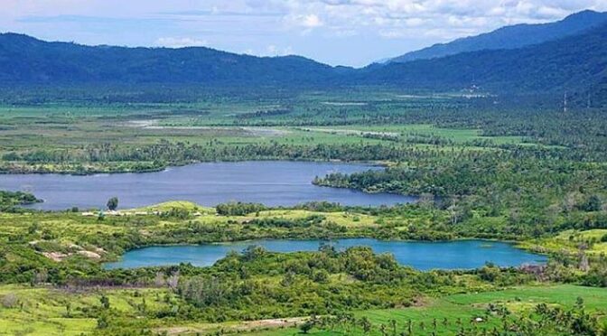 Pemandangan Spektakuler Danau Asam Suoh Lampung